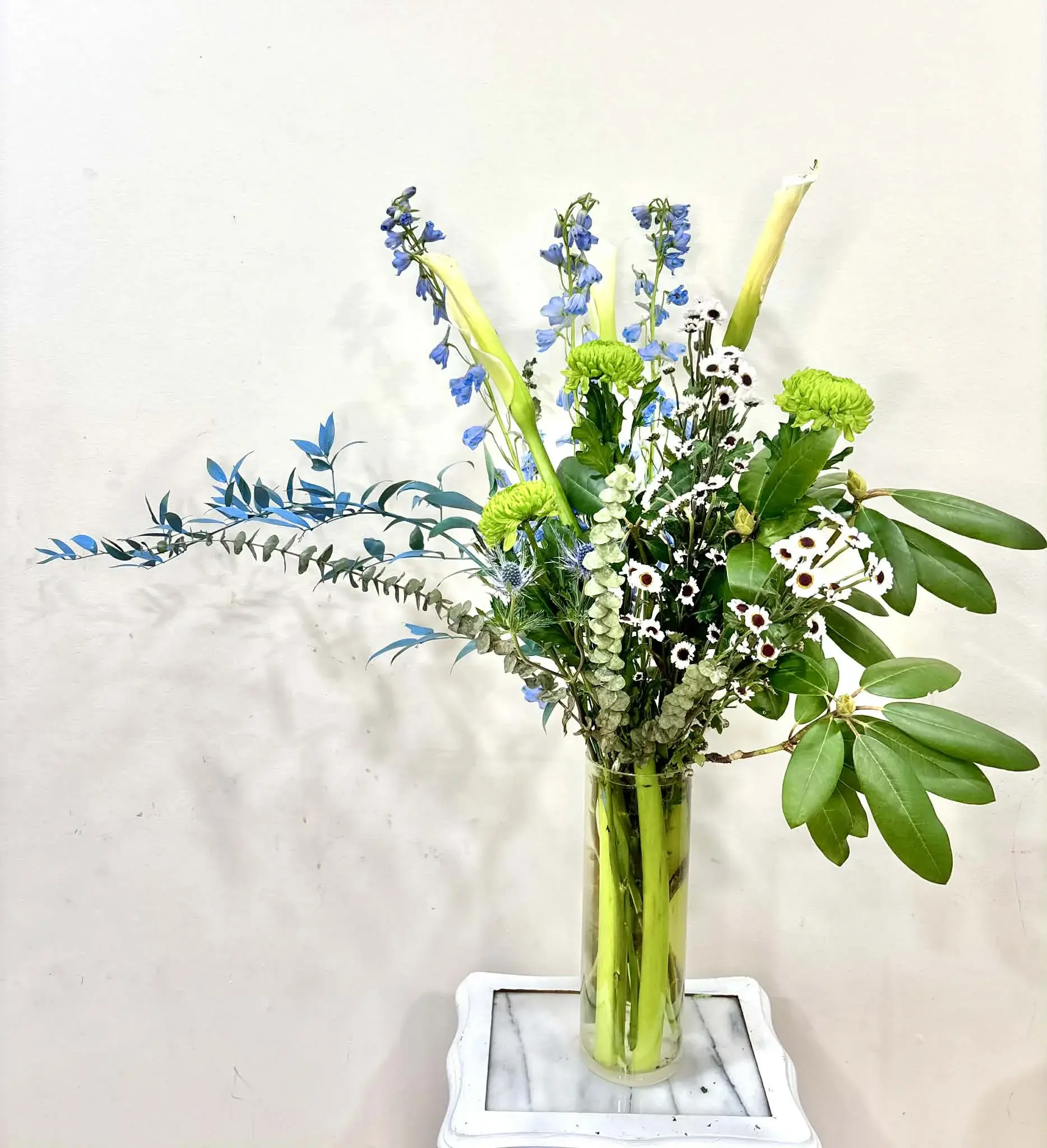 Seasonal floral rotation for commercial interior design